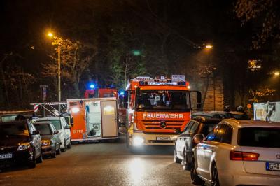 Stuttgart West: Schwerer Dachstuhlbrand nach Feuerwerksexplosion